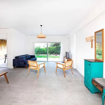 Colorful Villa Close To The Shore With A Pleasant Backyard And Terrace In Bodrum *
