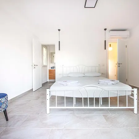 Villa Colorful Villa Close To The Shore With A Pleasant Backyard And Terrace In Bodrum *